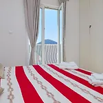 Piano Ντουμπρόβνικ
