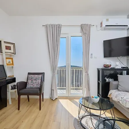 Apartman Piano